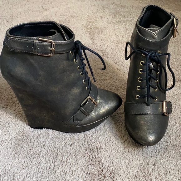 NWOT Golden Rusted Wedge Booties - Picture 1 of 2